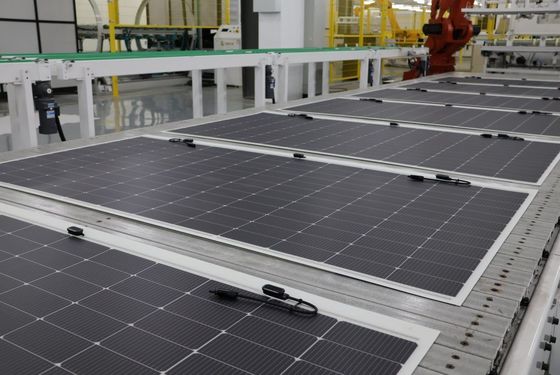 Schnelle Produktion 520W 560W 580W PV-Solarmodul mit maximaler Leistung von 580W und Betriebstemperaturbereich von -40-85