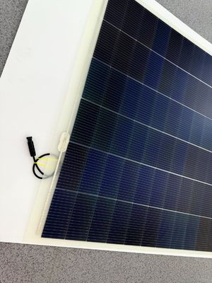 120W 580W Flexible Solarmodule Anpassungsfähige ETFE-Beschichtung für Langlebigkeit Leistungstoleranz Bereich 0-5W Paket Bruttogewicht 9,100kg