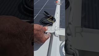 Kann ein Tunneleingang auch mit Solarstrom ausgestattet werden? Ein echtes Shooting eines geschwungenen Bauprojekts.